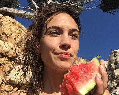 娱乐吃瓜酱照片,揭秘明星幕后生活，照片曝光惊人幕后真相